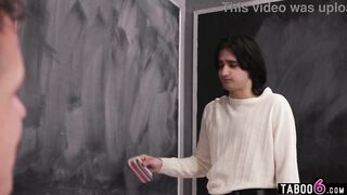 تمارس الجنس مع تلاميد المدرسة - افلام - سكس